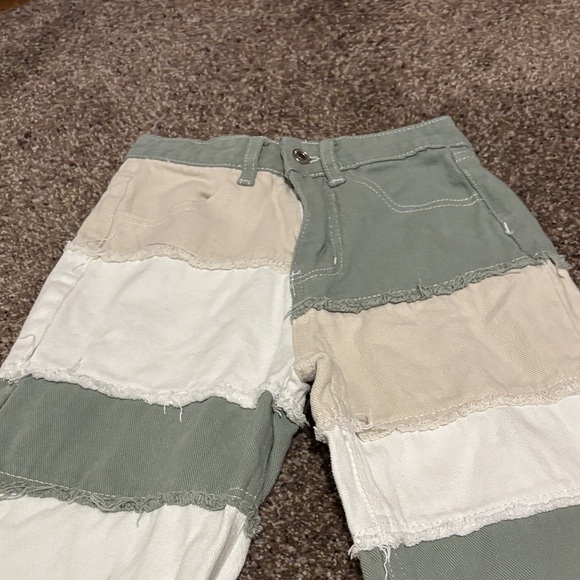 SHEIN Olive Green Pants - Picture 3 of 4